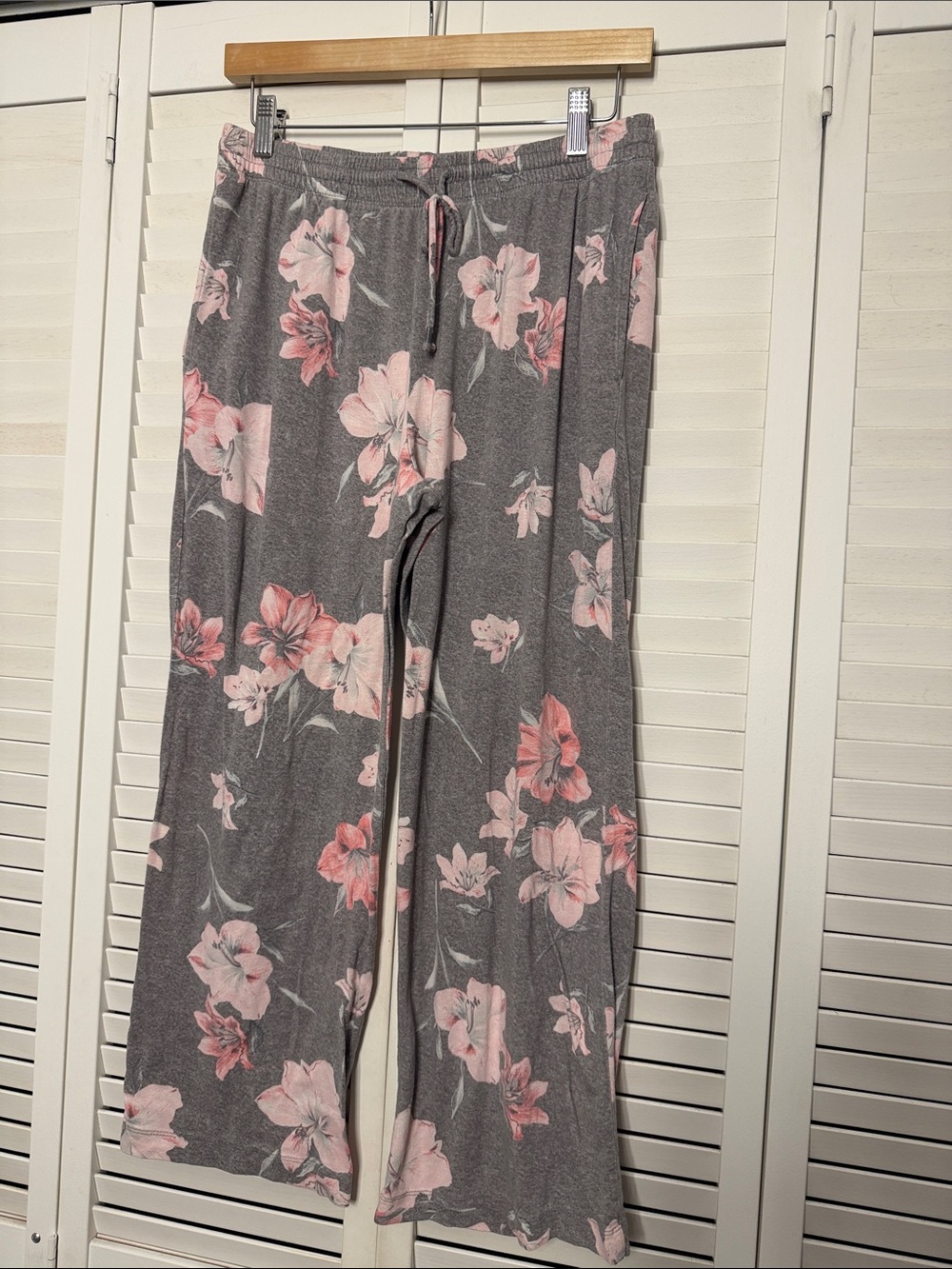 Women's Gray Floral Wide-Leg Lounge Pants - Pink Floral Print